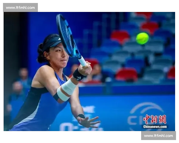 郑钦文三连胜横扫世界第一！王欣瑜草地爆发，中国德比悬念升级