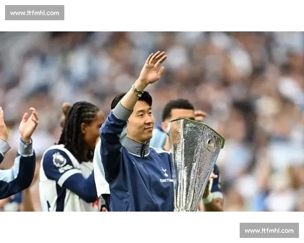 泪洒首尔！孙兴慜告别战全场致敬，父亲含泪见证传奇谢幕